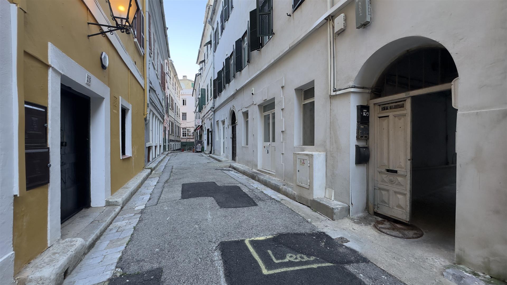 Image of House - 14 Bedrooms - 1 Bathrooms for Sale in Town Area-Gibraltar, Image 9